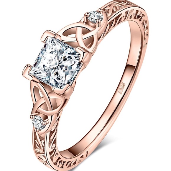 10k Love Trinity Celtic Knots Engagement Ring - Picture 1 of 8